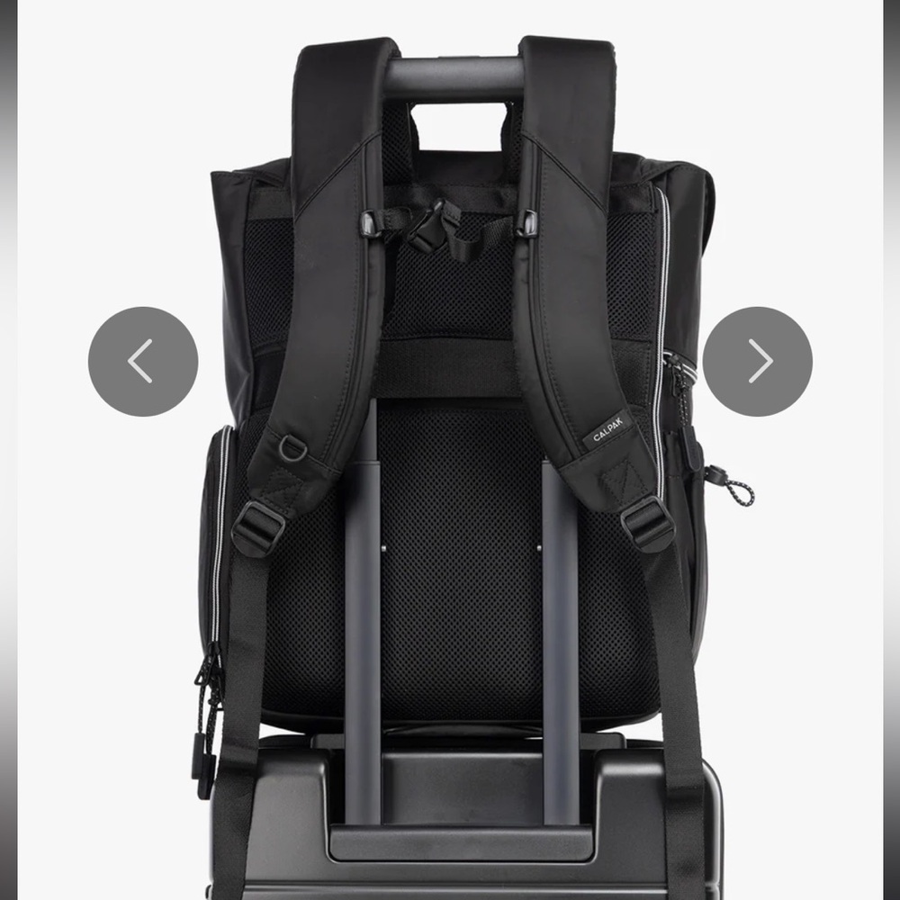 NWT unisex CALPAK Fit Gym Backpack in Black - Picture 8 of 17
